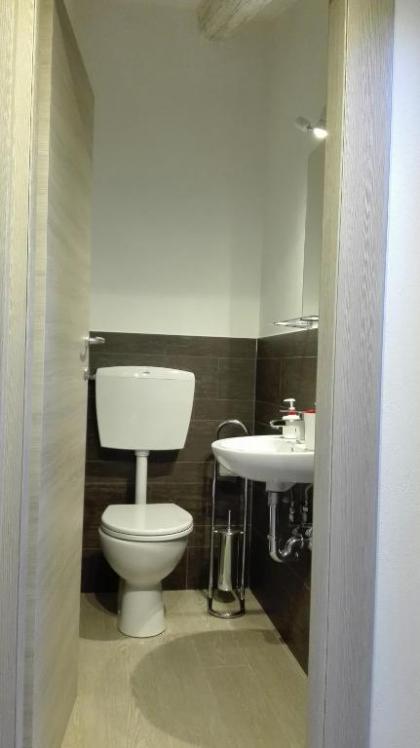 Rori Apartment - image 3
