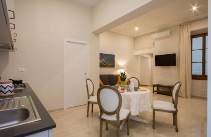 Iris Apartments - image 16