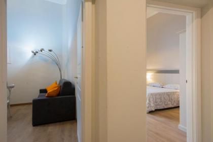 Iris Apartments - image 4