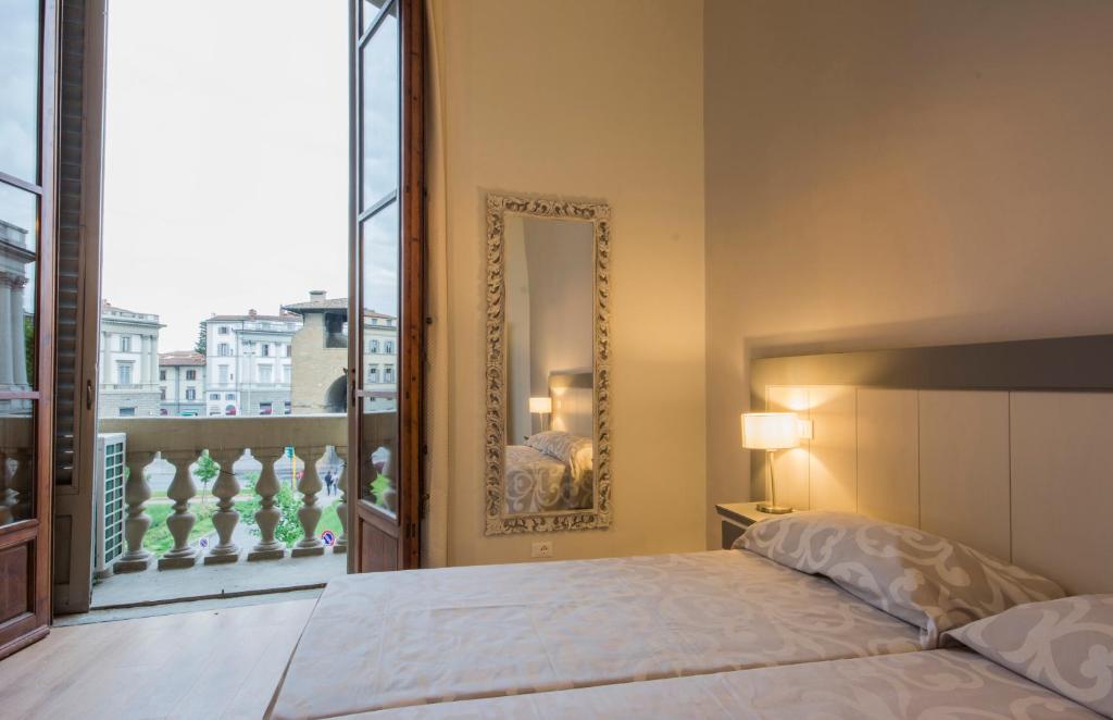 Iris Apartments - image 6