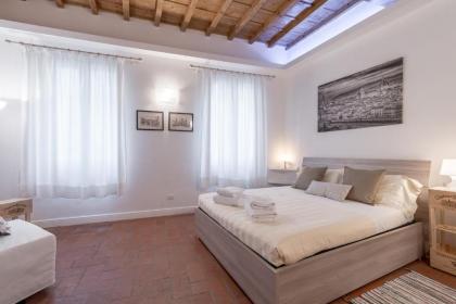 Santa Croce Place - image 15