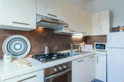 Porta Al Prato Cozy Apartment - image 13