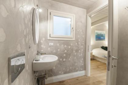 Contemporary Conce 2 Bedrooms flat - image 11