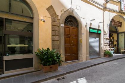 Ponte Vecchio Central Flats - image 23