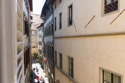 Ponte Vecchio Central Flats - image 27