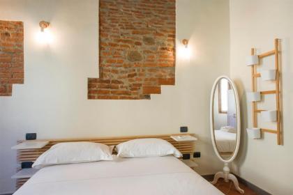 Ognissanti apartment - image 9