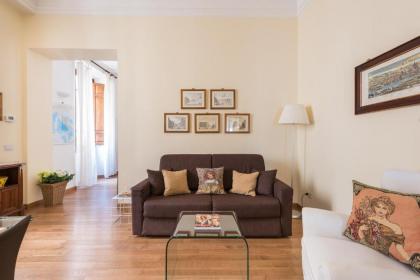 CHARMING 2BED APARTMENT overlooking DUOMO - hosted by Sweetstay - image 18