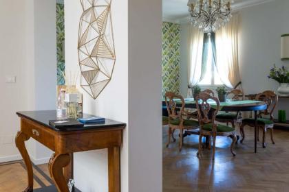 Flor in Florence - image 1