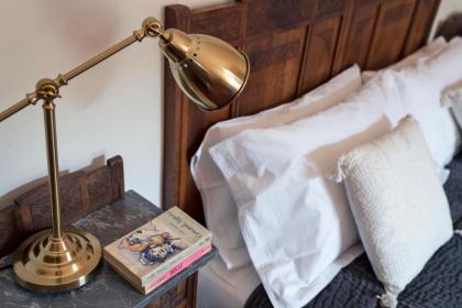 Great Location Just Infront of Pitti Palace - image 10