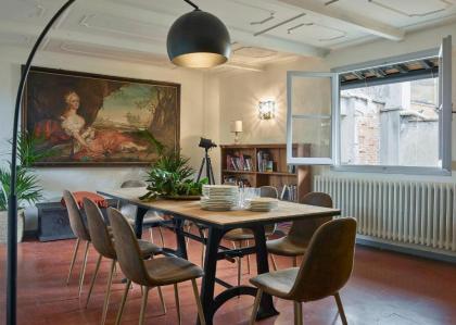 Great Location Just Infront of Pitti Palace - image 14