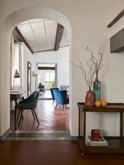 Great Location Just Infront of Pitti Palace - image 16