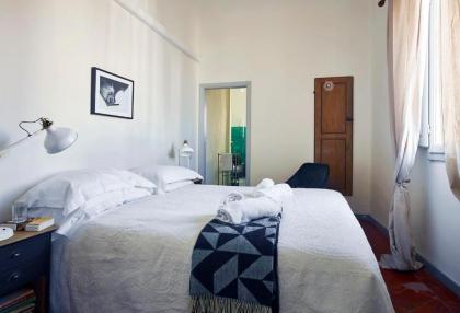 Great Location Just Infront of Pitti Palace - image 9