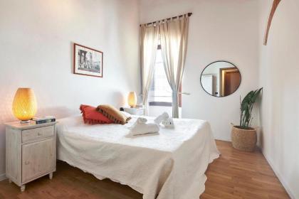 One of a kind Near The Duomo w/Balcony Palace Apt - image 19