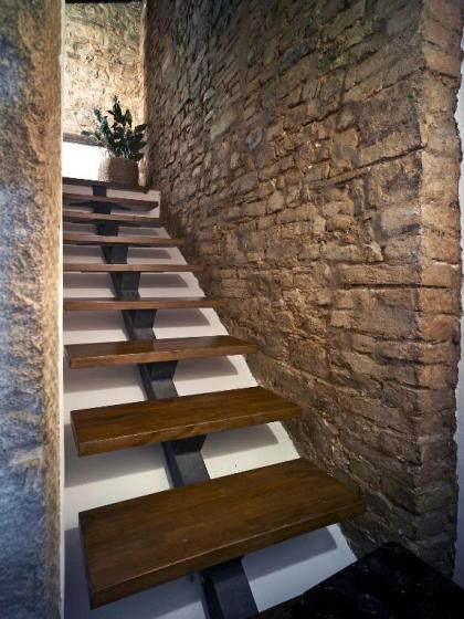 One of a kind Near The Duomo w/Balcony Palace Apt - image 4