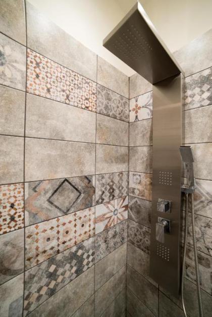 D'HOME FLORENCE - image 19