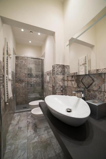 D'HOME FLORENCE - image 20