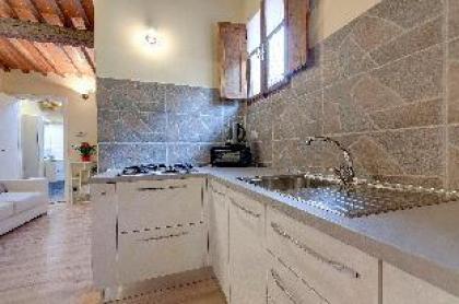 MONNA LISA APARTMENT - image 4