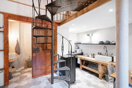 Florence Oltrarno Duplex Apartment - image 11