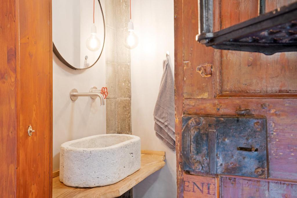 Florence Oltrarno Duplex Apartment - image 2