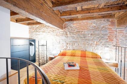 Florence Oltrarno Duplex Apartment - image 4