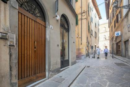Romantic Pitti - image 2