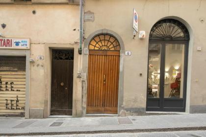 Romantic Pitti - image 8