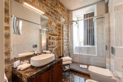 Donati Luxury Tower Suites - image 12