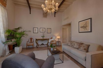 Donati Luxury Tower Suites - image 15