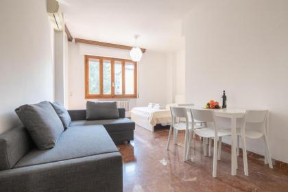 Novoli 4 bedrooms - image 1