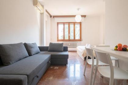 Novoli 4 bedrooms - image 2