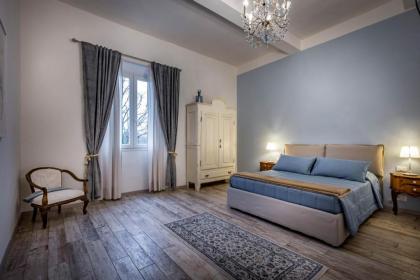 Arno Apartments - image 1