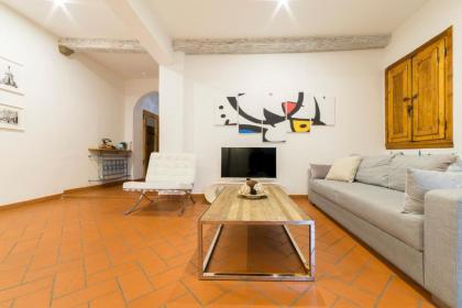 Santa Maria Novella 6 sleeps near the central station - image 9