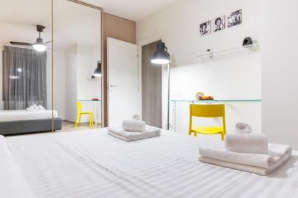 Colorful Boccaccio Apartment - image 10