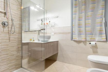 Colorful Boccaccio Apartment - image 17