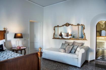 Contemporary Suites - image 8