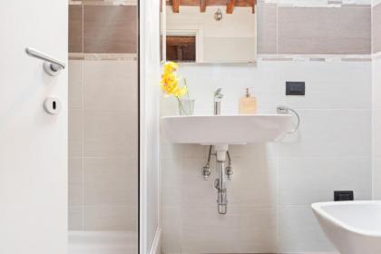 Modern Studio Flat - 3 mins from Duomo Square - image 12