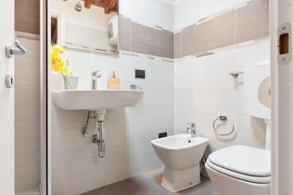 Modern Studio Flat - 3 mins from Duomo Square - image 13