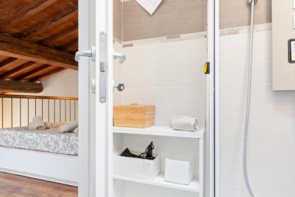 Modern Studio Flat - 3 mins from Duomo Square - image 14