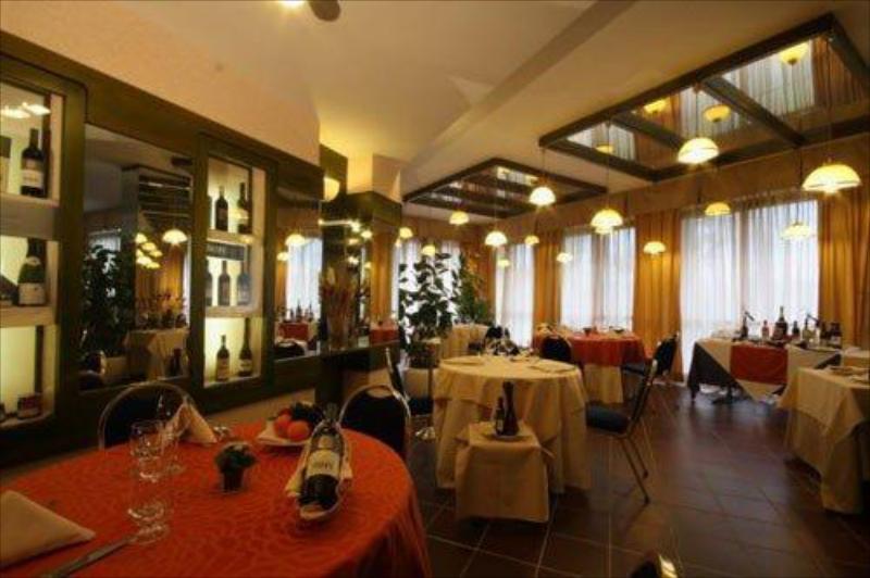 Hotel Mirage - main image