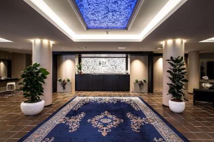 Hotel Mirage - image 2