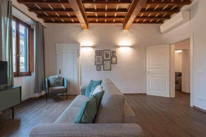 Elegant Green Apartment In San Gallo Firenze - image 23