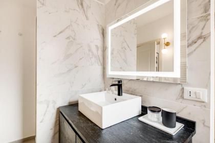 Santa Croce Flat - Modern Apartment - image 11