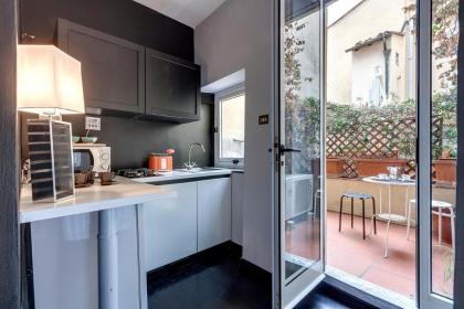 Mamo Florence - San Niccolò Apartment - image 7
