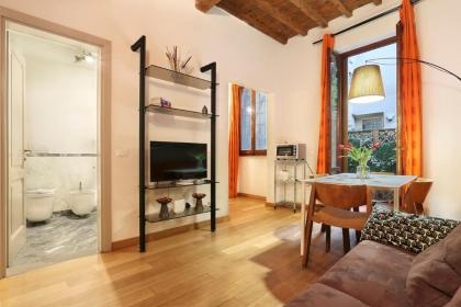 CELLINI Bright & Elegant flat in Florence-hosted by Sweetstay - image 16