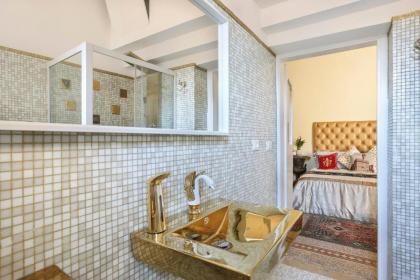 LULLABY suite near Palazzo Vecchio and Piazza Signoria -hosted by Sweetstay - image 19