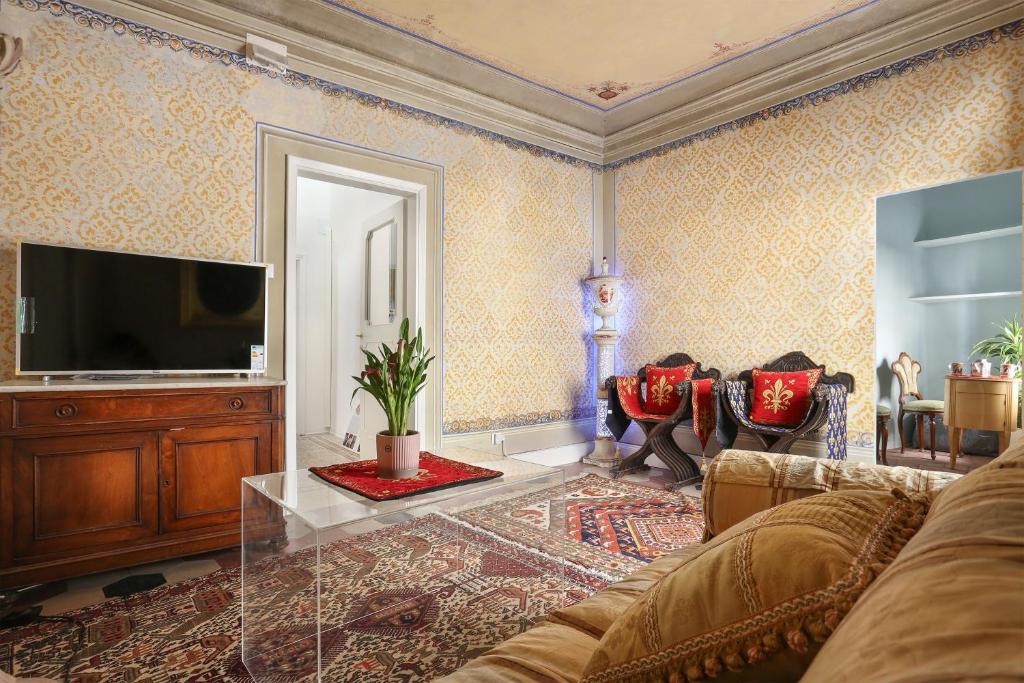 LULLABY suite near Palazzo Vecchio and Piazza Signoria -hosted by Sweetstay - image 7