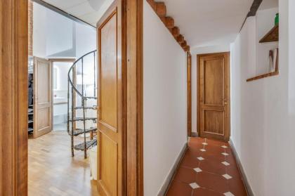 Palazzo Pitti Apartment with Terrace - image 14
