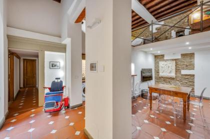 Palazzo Pitti Apartment with Terrace - image 16