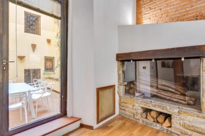 Palazzo Pitti Apartment with Terrace - image 5