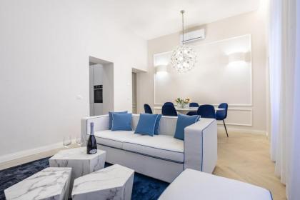 Luxury Blue Duomo - image 5